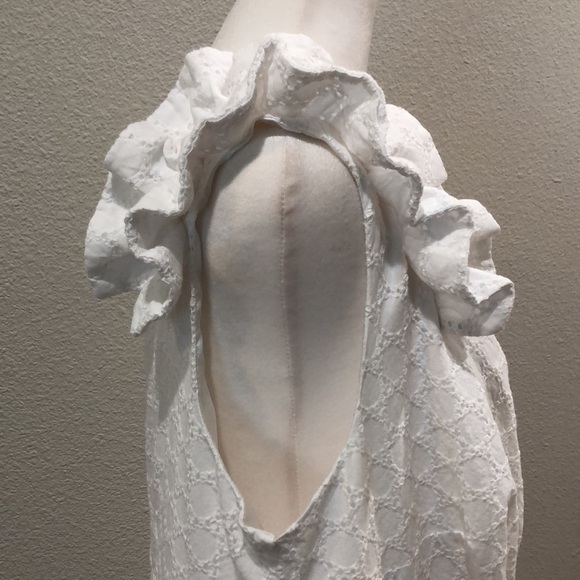 Dress Barn white eyelet, surplice front dress w/ruffle on one shoulder. Size 14 - Picture 6 of 11